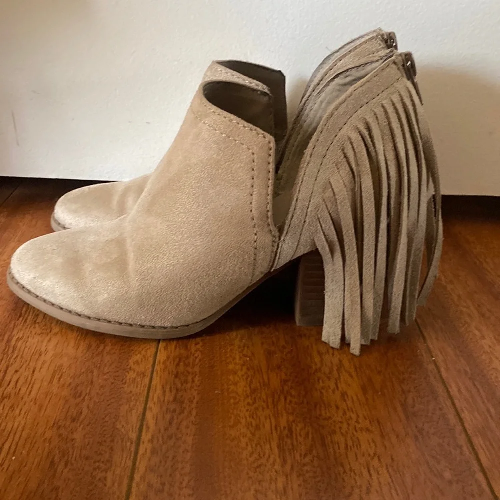 Carlos by Carlos Santana Cleo Fringe Booties - Picture 1 of 9